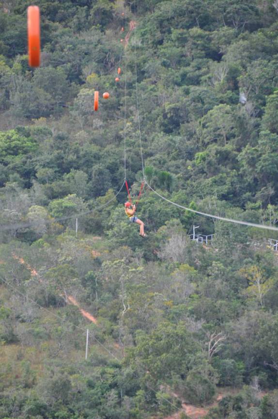 Descendo a tirolesa dos 1.200 metros, na Chapada das Mesas, região de Carolina - MA